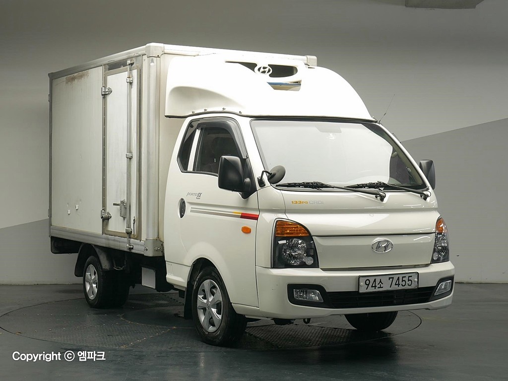 Hyundai Porter II High Refrigerated Box Truck Long Wheelbase Super Cab Super Cab 5