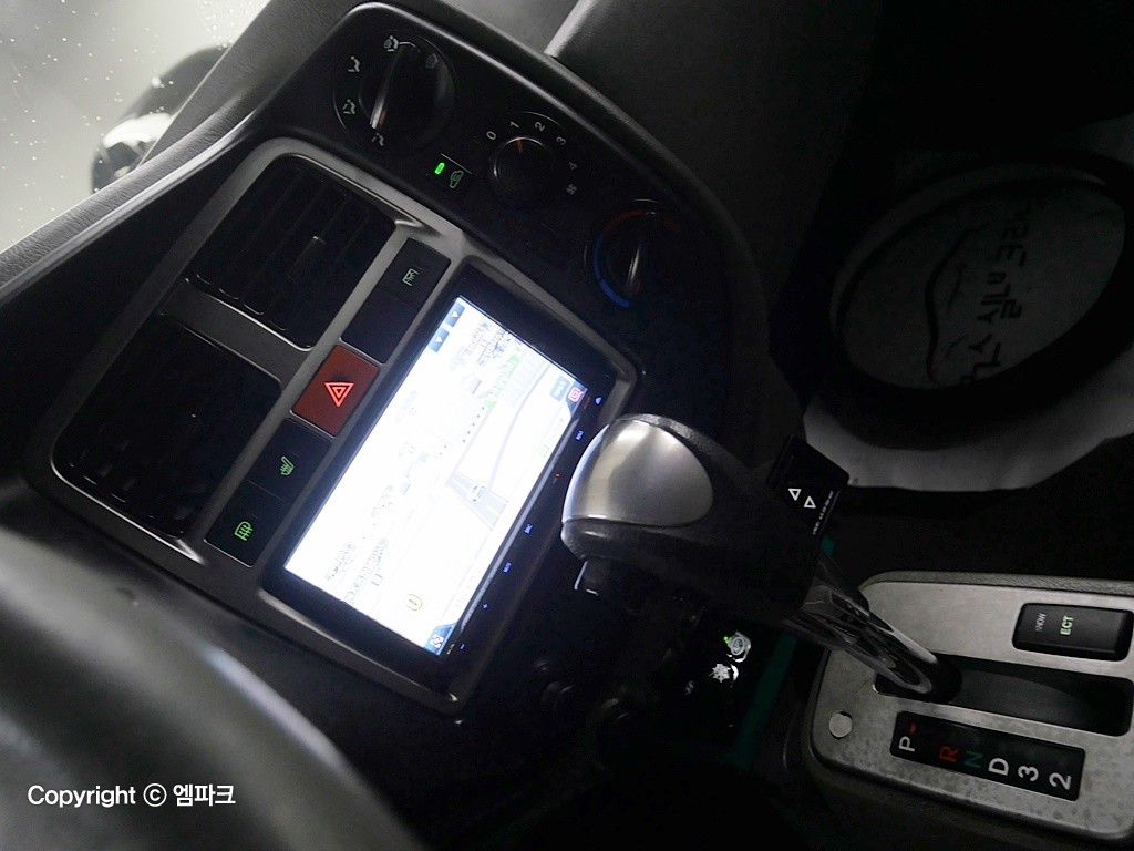 Hyundai Porter II High Refrigerated Box Truck Long Wheelbase Super Cab Super Cab 9