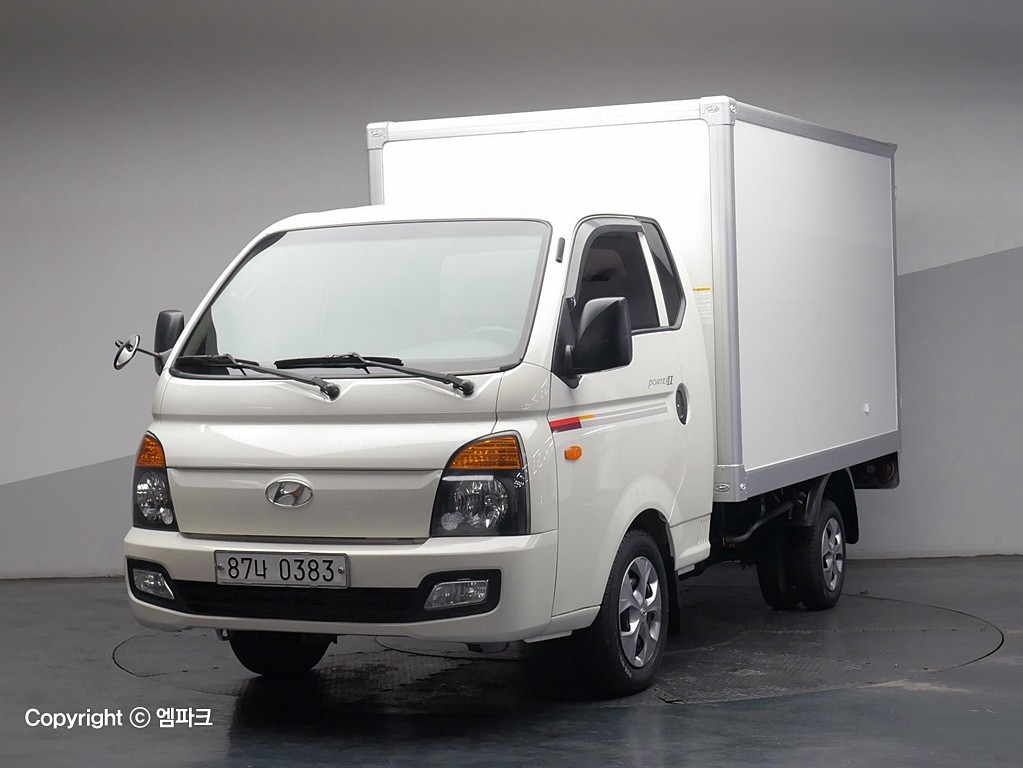 Hyundai Porter II Super Cab Fixed Floor Long Wheelbase Super Cab 2