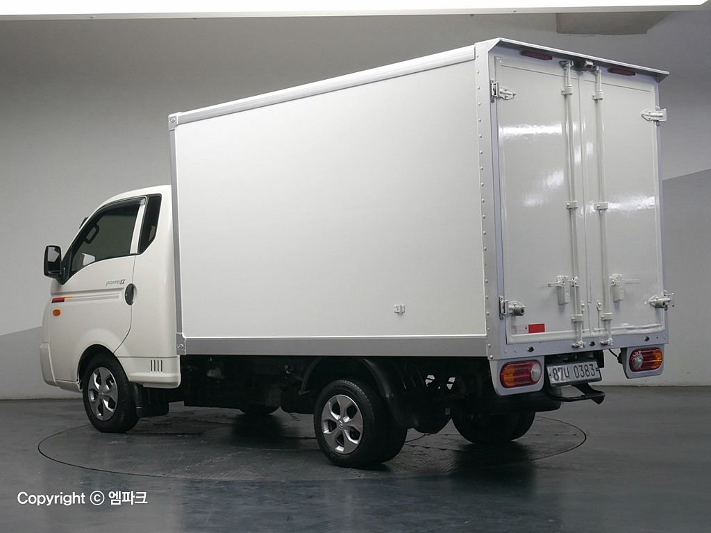 Hyundai Porter II Super Cab Fixed Floor Long Wheelbase Super Cab 3