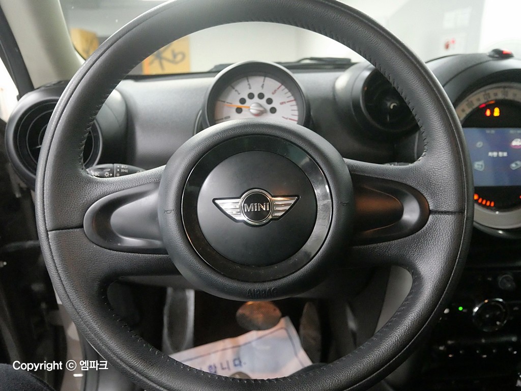 Mini Countryman 2.0 D SE 9