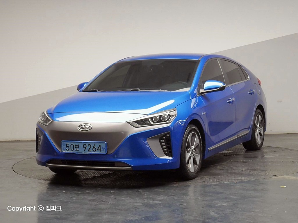 Hyundai IONIQ Electric 2