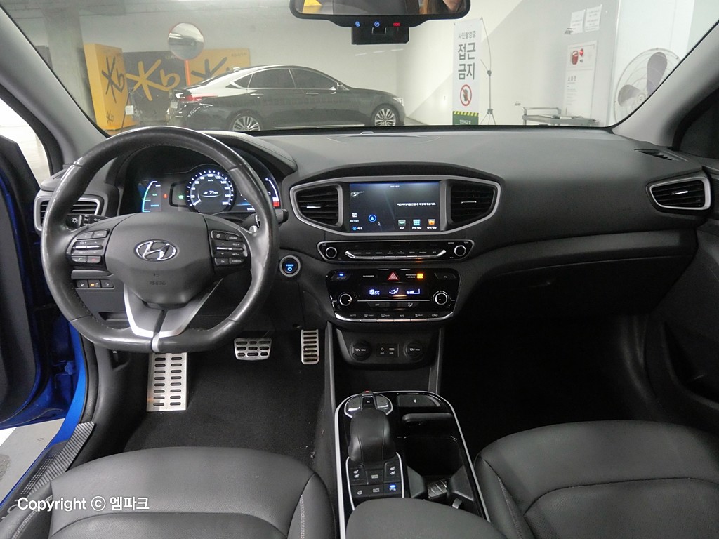 Hyundai IONIQ Electric 7