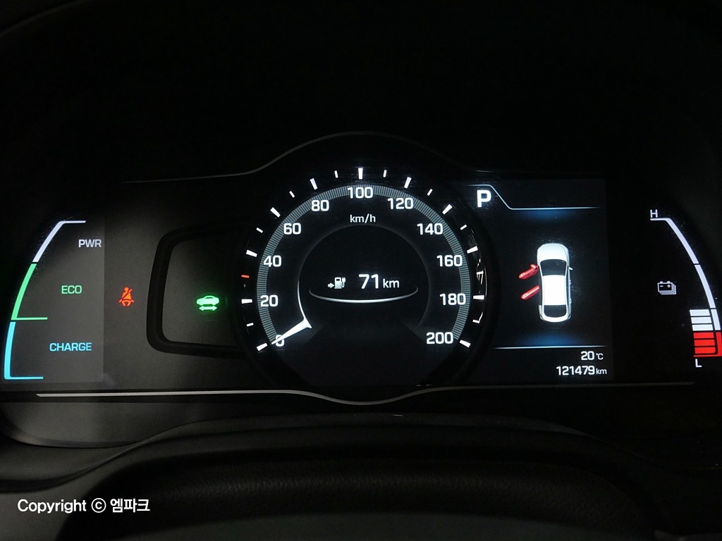 Hyundai IONIQ Electric 8