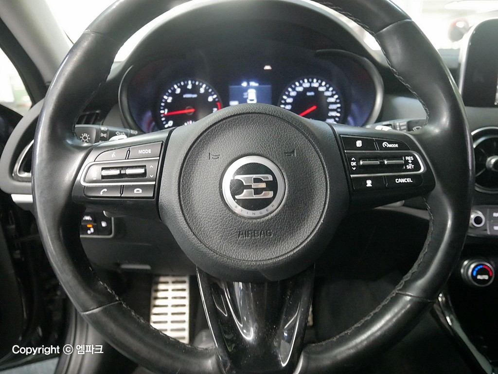 Kia Stinger Gasoline 2.0 Turbo GDI AWD Prime 9