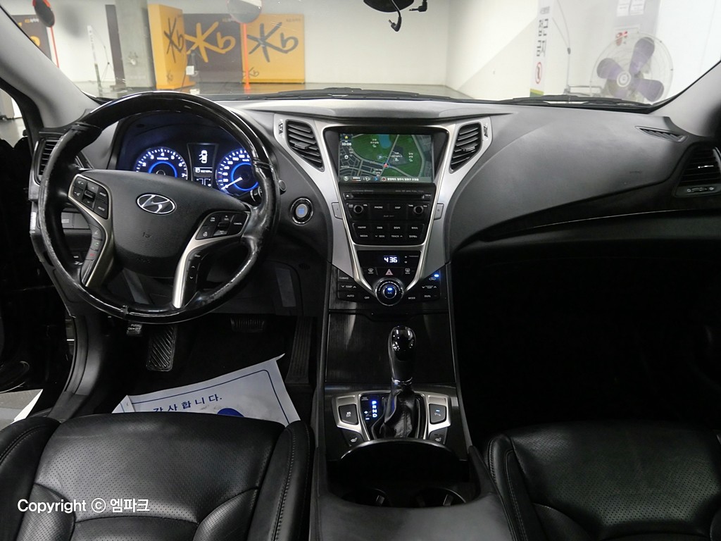 Hyundai Grandeur HG 240 Modern 7