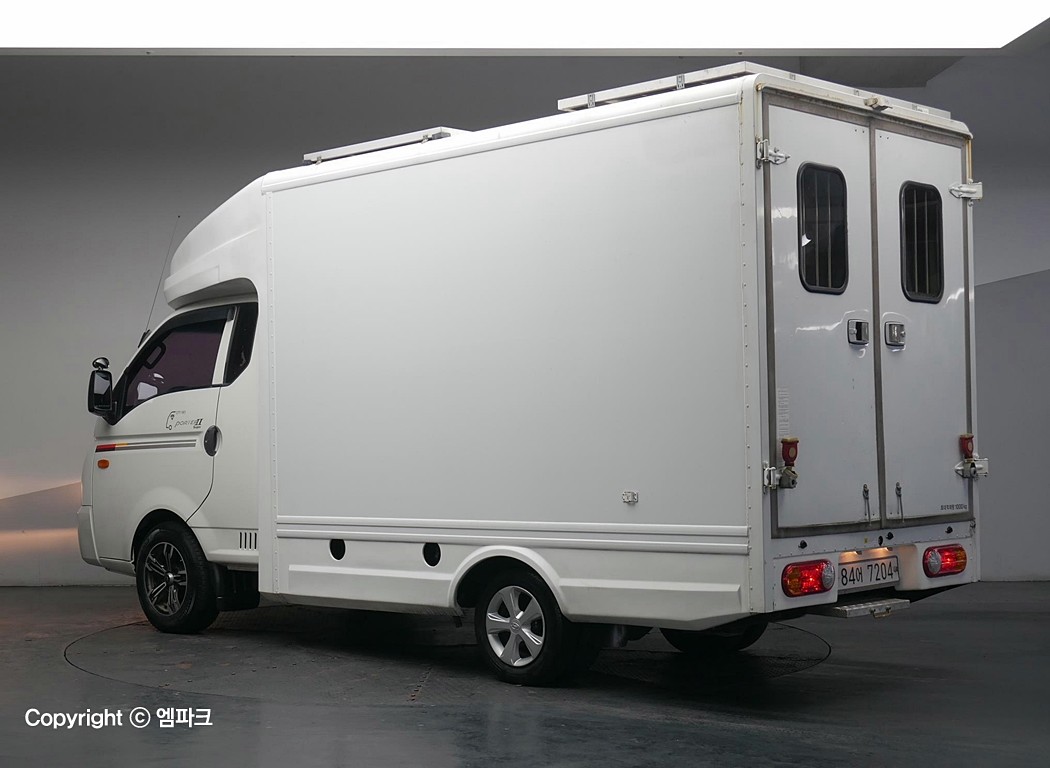 Hyundai Porter II City Van Long Wheelbase Super Cab 3