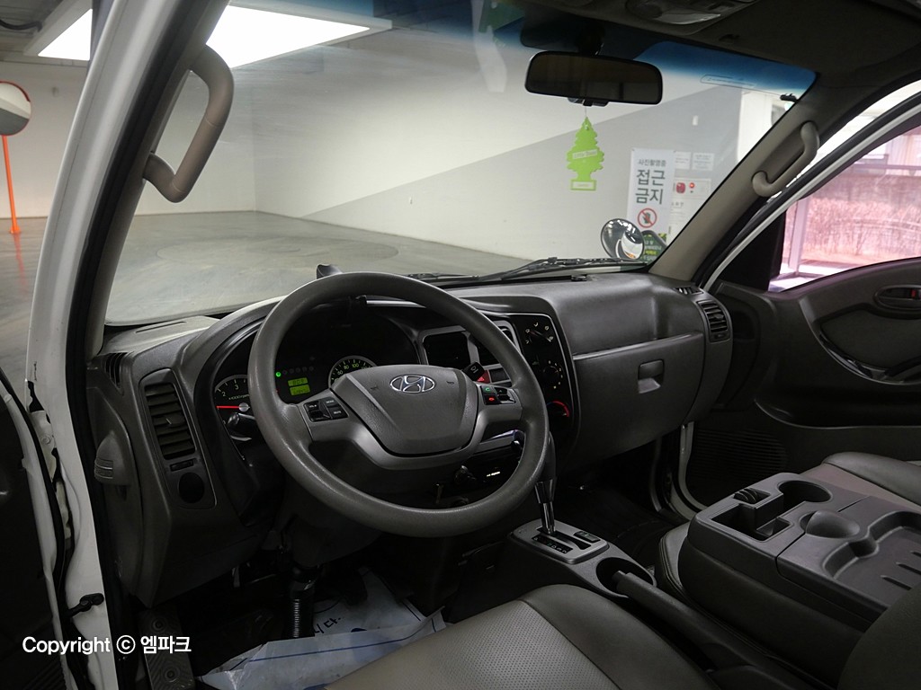 Hyundai Porter II City Van Long Wheelbase Super Cab 6