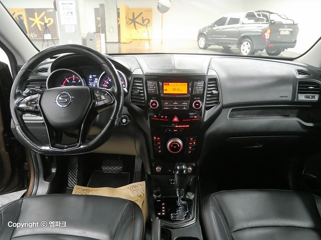 KG Mobility (Ssangyong) Tivoli Air 1.6 e-XDi Diesel 2WD IX 7
