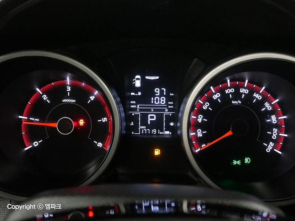 KG Mobility (Ssangyong) Tivoli Air 1.6 e-XDi Diesel 2WD IX 8