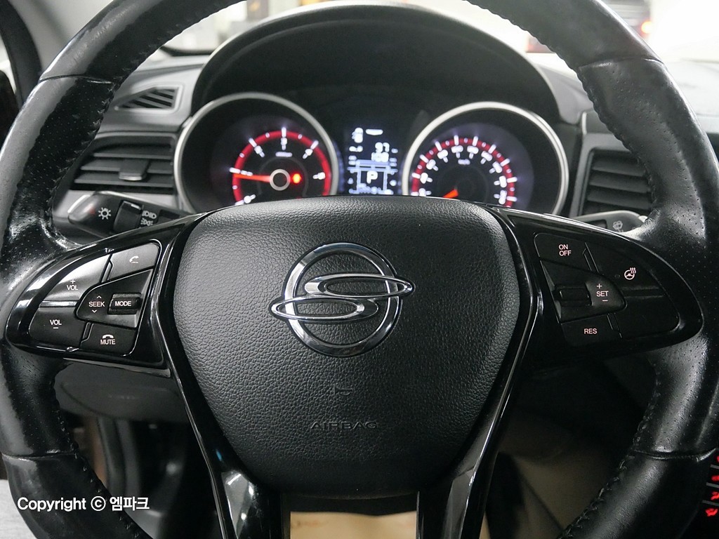 KG Mobility (Ssangyong) Tivoli Air 1.6 e-XDi Diesel 2WD IX 9