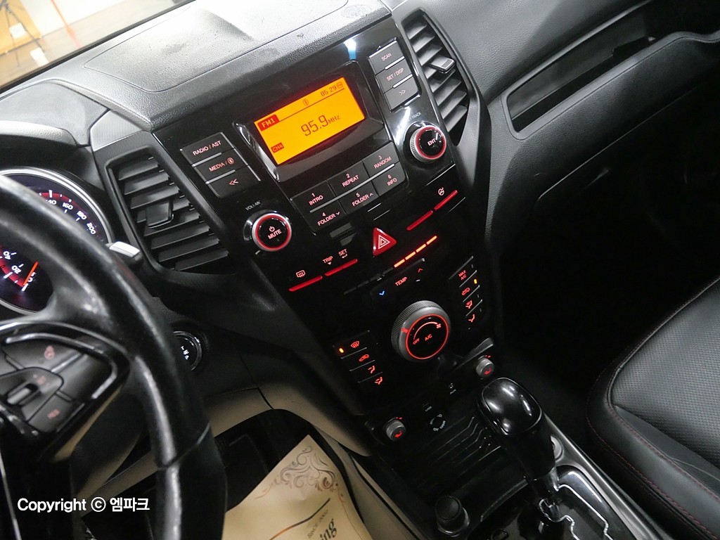 KG Mobility (Ssangyong) Tivoli Air 1.6 e-XDi Diesel 2WD IX 10