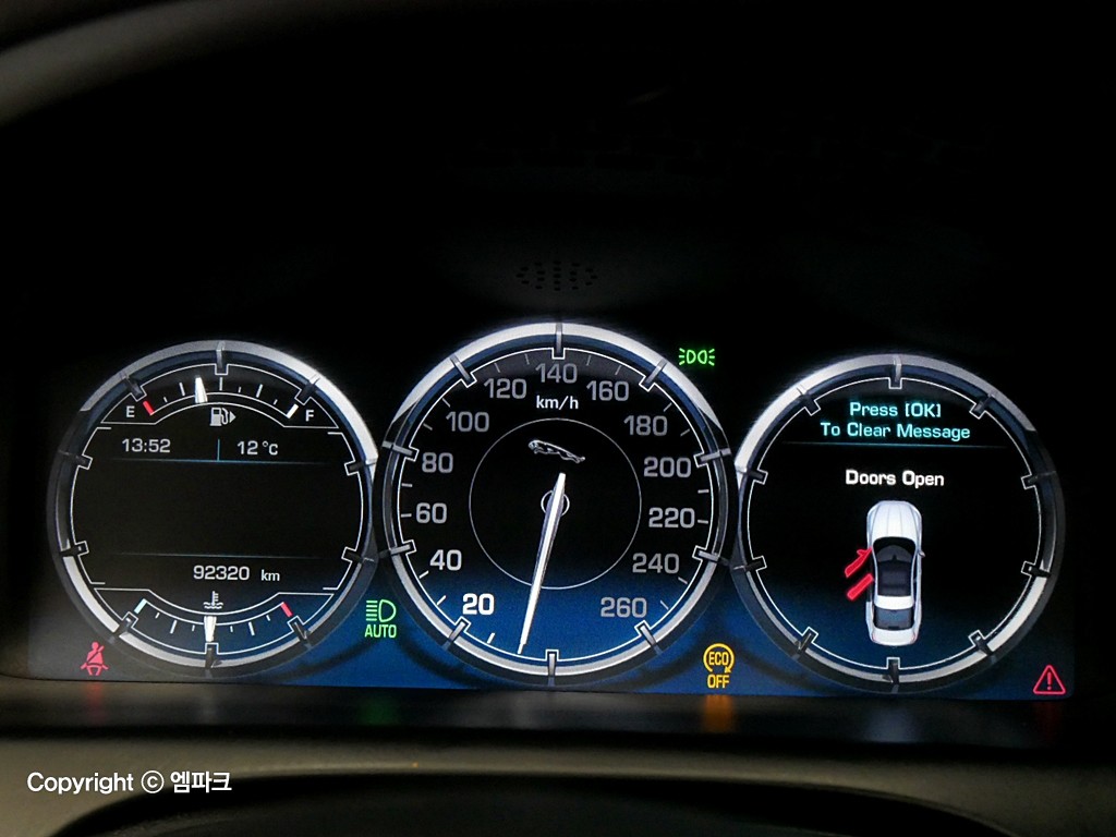 JAGUAR XJ (8th Generation) 3.0D LWB