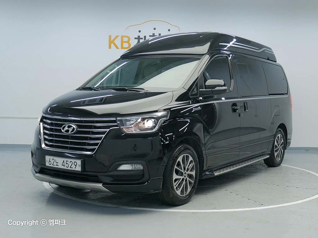 HYUNDAI The New Grand Starex Limousine