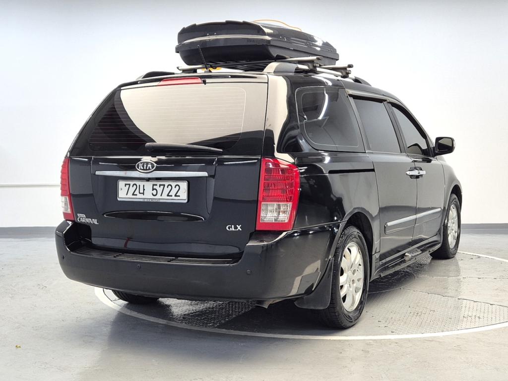 Kia Carnival R R2.2 E-VGT GLX Top Model 4