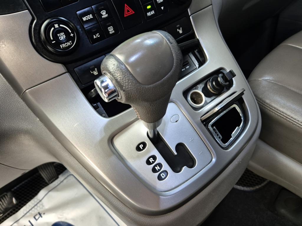 Kia Carnival R R2.2 E-VGT GLX Top Model 9