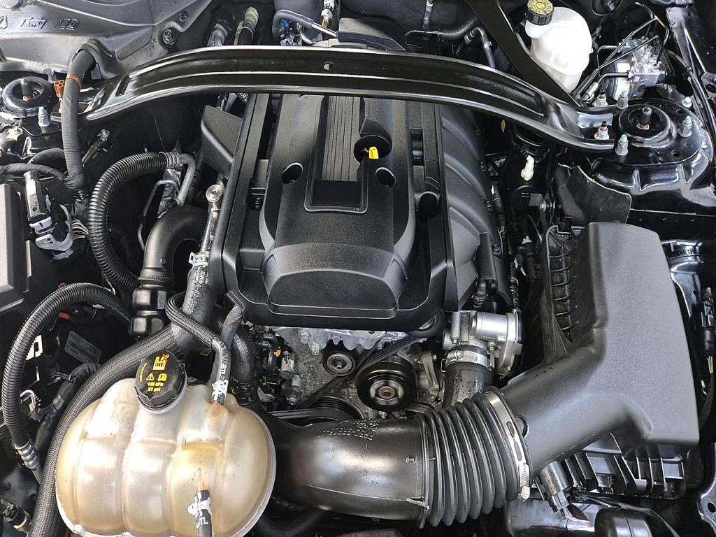 FORD Mustang (6th Generation) Coupe 2.3