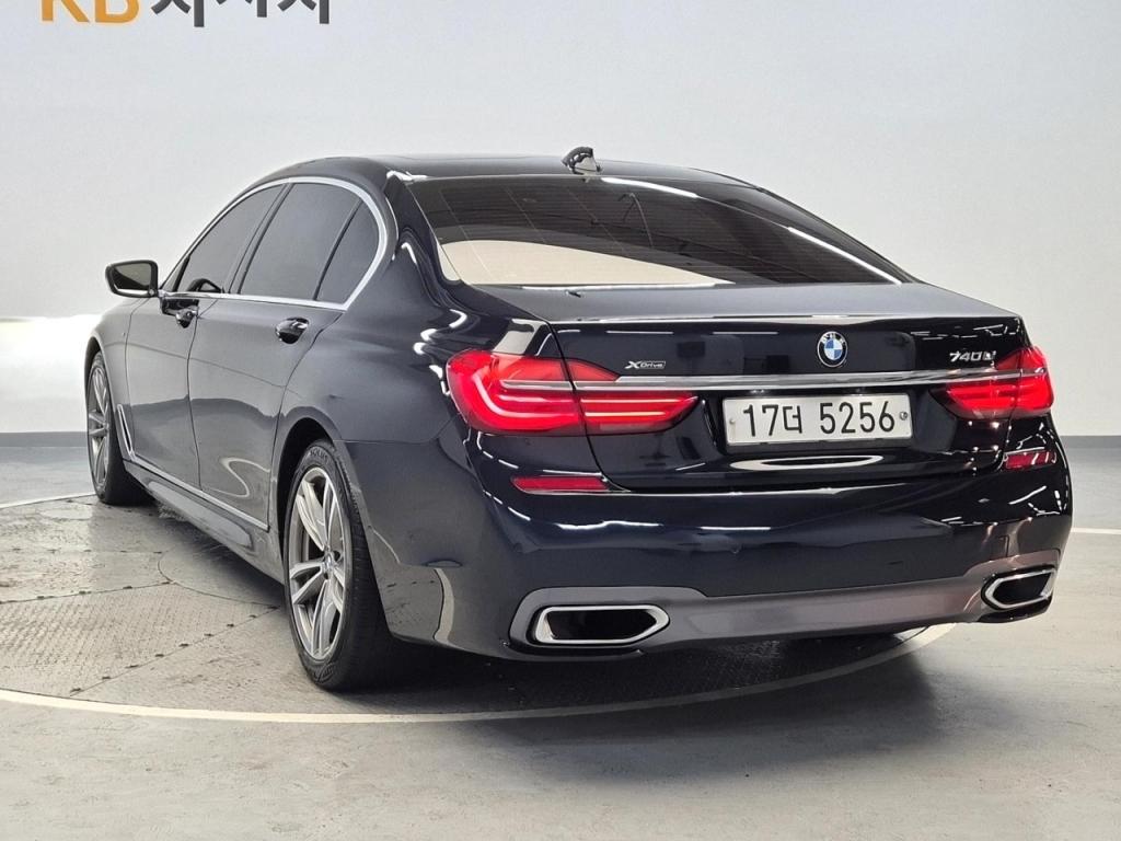 BMW 7 Series M Sport Pack 740Li xDrive 3