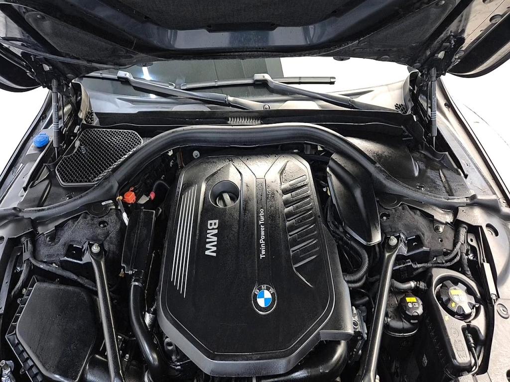 BMW 7 Series M Sport Pack 740Li xDrive 6