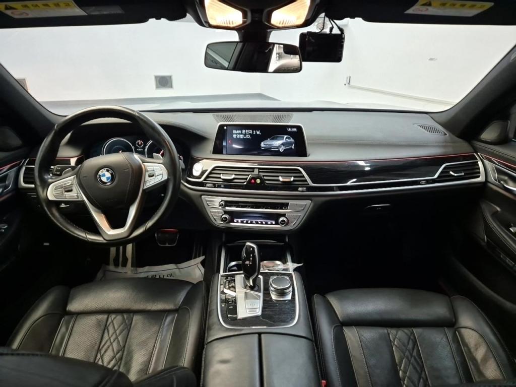 BMW 7 Series M Sport Pack 740Li xDrive 8