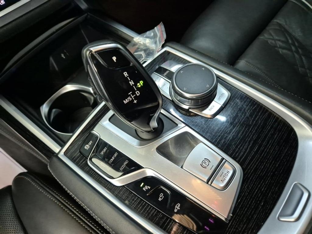 BMW 7 Series M Sport Pack 740Li xDrive 9