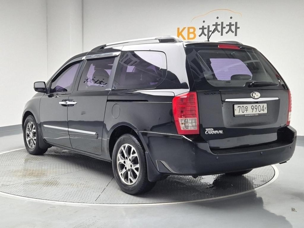 Kia Carnival R GLX Premium Type R2.2 E-VGT 3