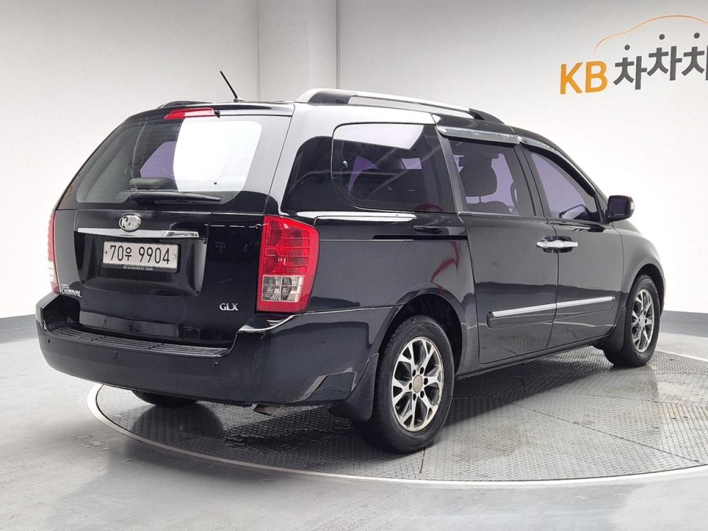 Kia Carnival R GLX Premium Type R2.2 E-VGT 4