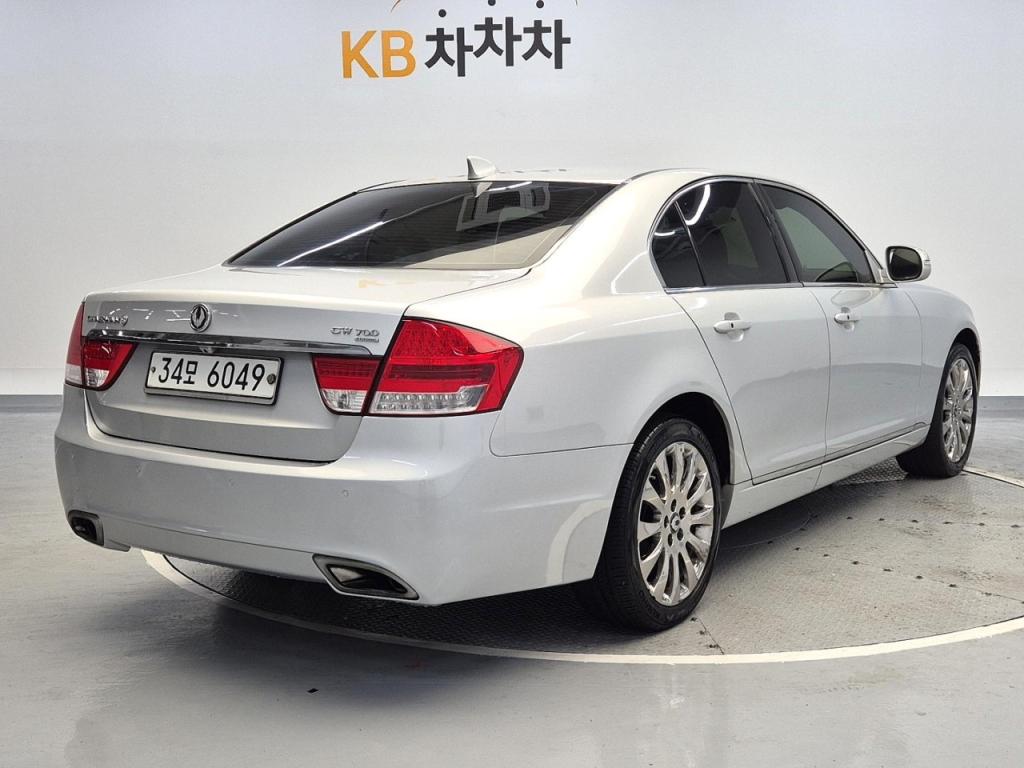 KG MOBILITY(SSANGYONG) New Chairman W CW700 4TRONIC