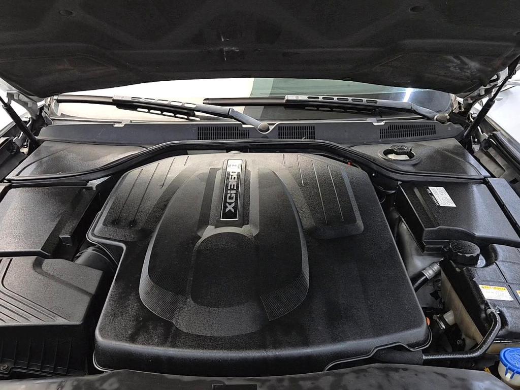 KG MOBILITY(SSANGYONG) New Chairman W CW700 4TRONIC