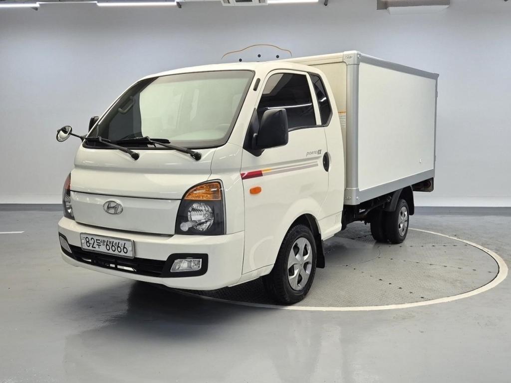Hyundai Porter II Low Fixed Floor Long Wheelbase Super Cab 2