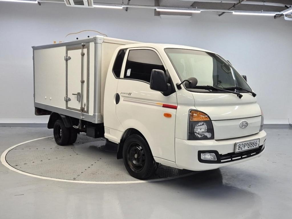 Hyundai Porter II Low Fixed Floor Long Wheelbase Super Cab 5