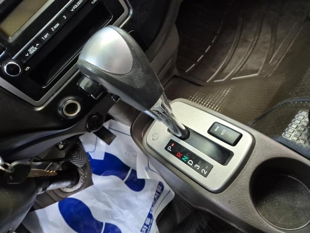 Hyundai Porter II Low Fixed Floor Long Wheelbase Super Cab 8