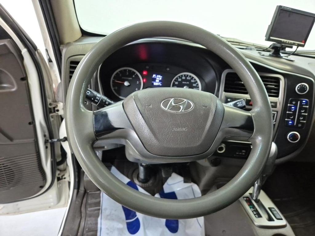 Hyundai Porter II Low Fixed Floor Long Wheelbase Super Cab 9