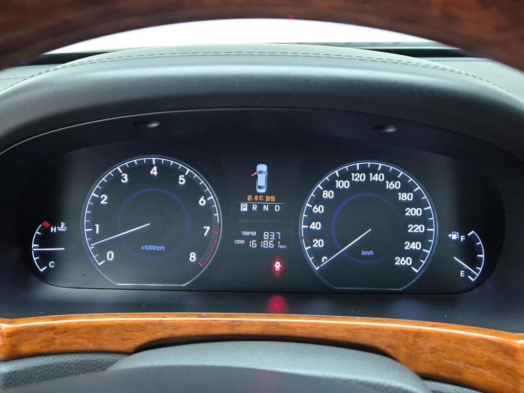 HYUNDAI Ecuus (New Model) VS500