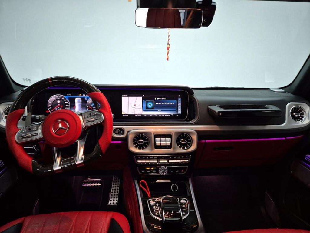 Mercedes-Benz G-Class G63 AMG 8