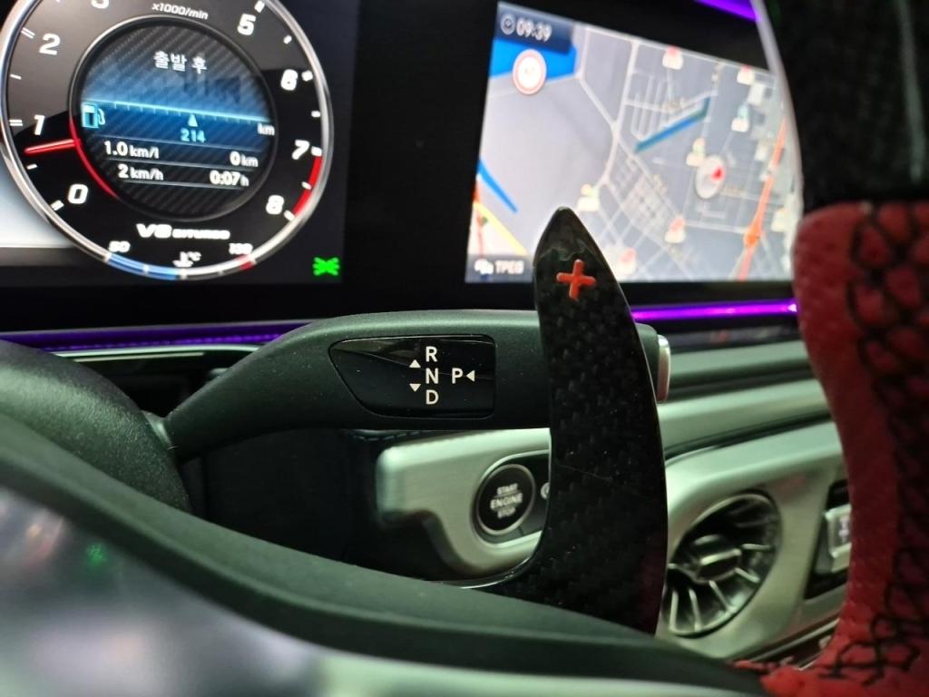 Mercedes-Benz G-Class G63 AMG 9