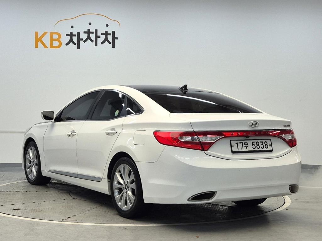 Hyundai Grandeur HG 300 3