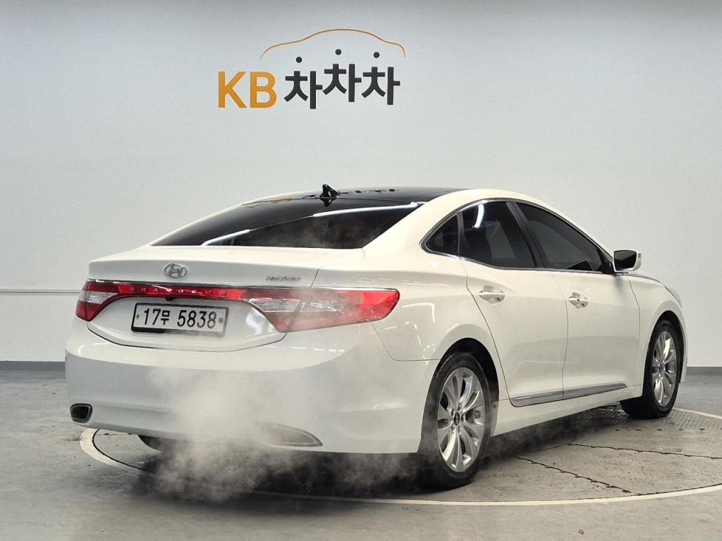 Hyundai Grandeur HG 300 4