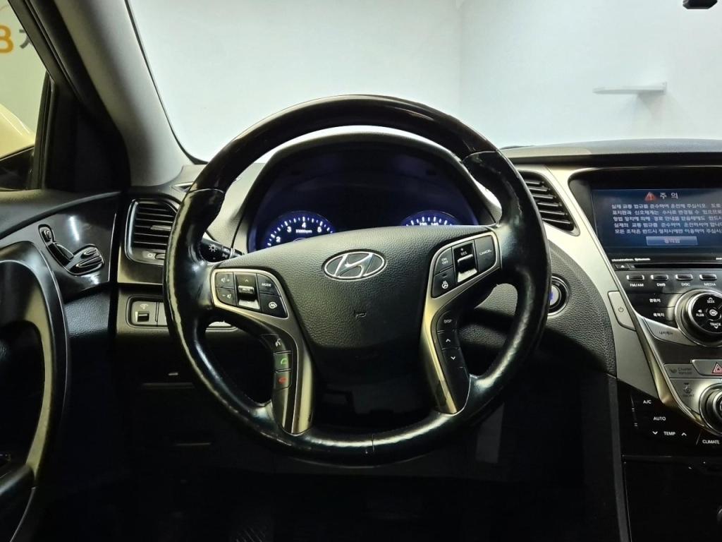 Hyundai Grandeur HG 300 10