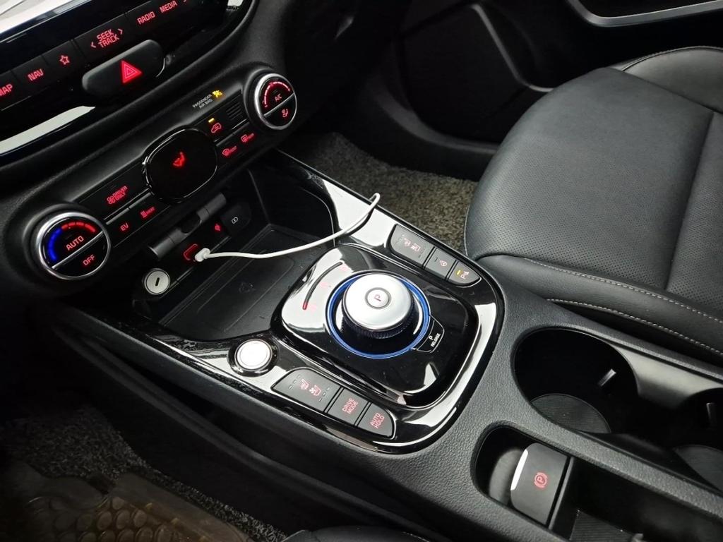 Kia Soul Booster EV Noblesse EV 9