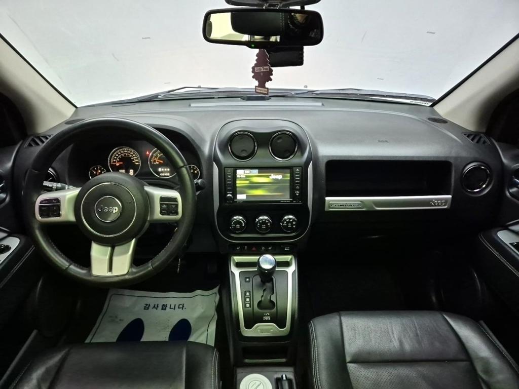 Jeep Compass Limited 2.4 8
