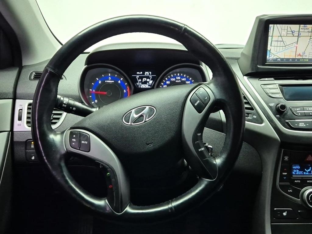Hyundai Avante MD Smart 1.6 VGT 10