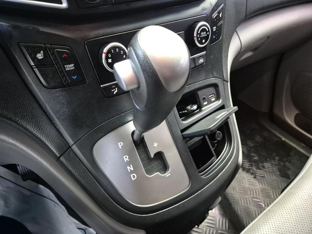 Hyundai Starex Grand Smart 2.5 VGT/ WGT Wagon 9