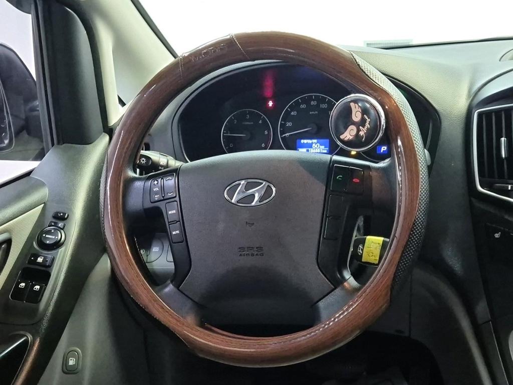 Hyundai Starex Grand Smart 2.5 VGT/ WGT Wagon 10