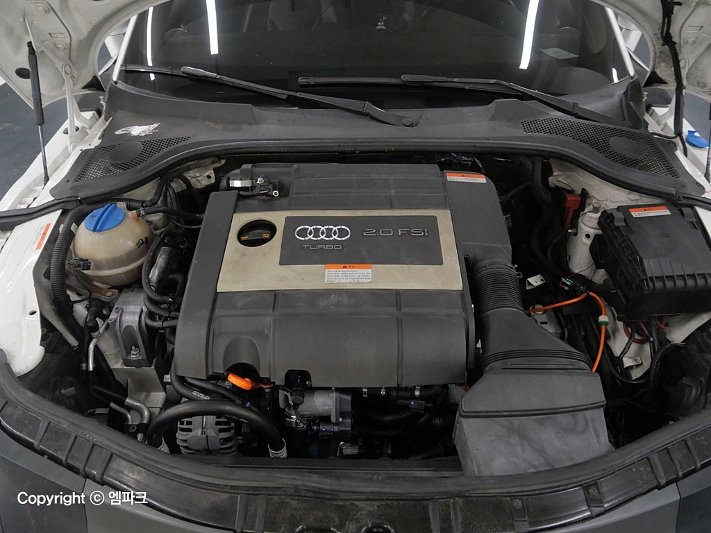 Audi TT 2.0 Coupe 6