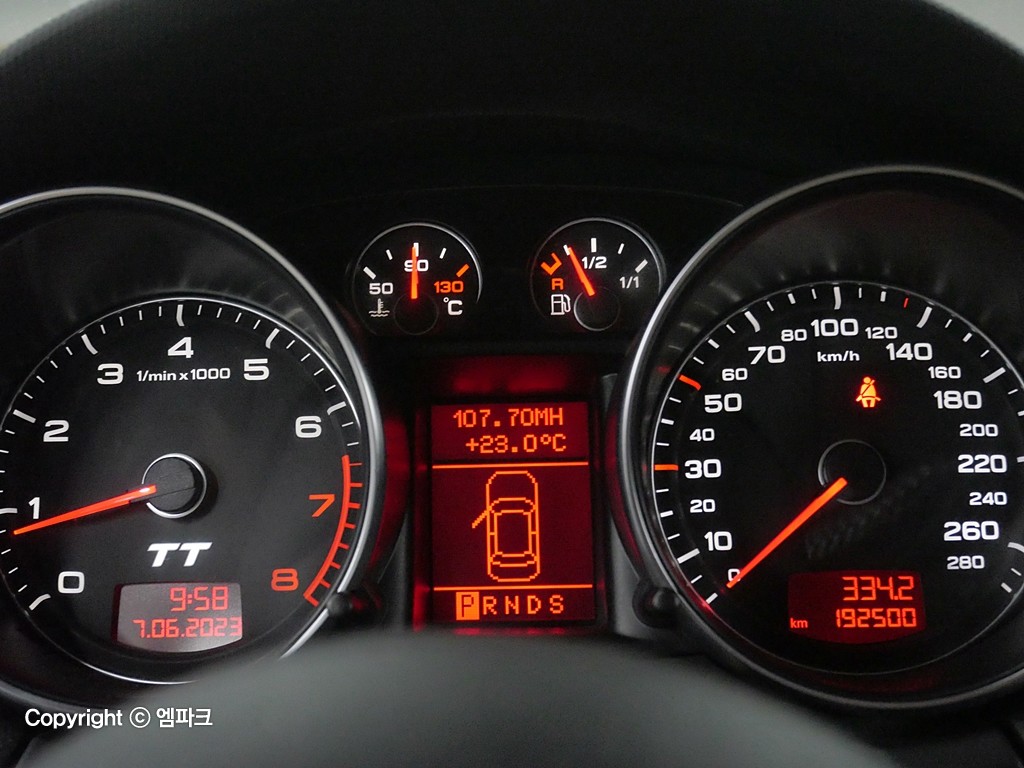 Audi TT 2.0 Coupe 8
