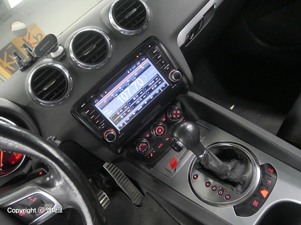 Audi TT 2.0 Coupe 10