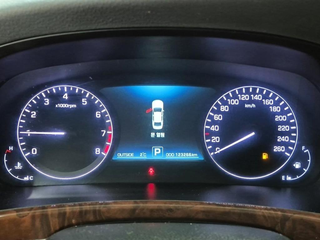 HYUNDAI Ecuus (New Model) VS380