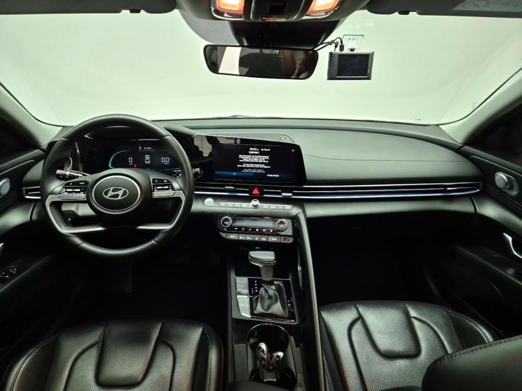 Hyundai Avante Hybrid CN7 Modern 1.6 HEV 8