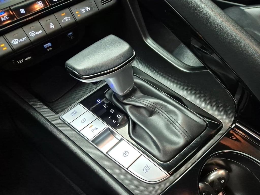 Hyundai Avante Hybrid CN7 Modern 1.6 HEV 9